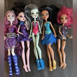 Monster high dolls bundle lot 5